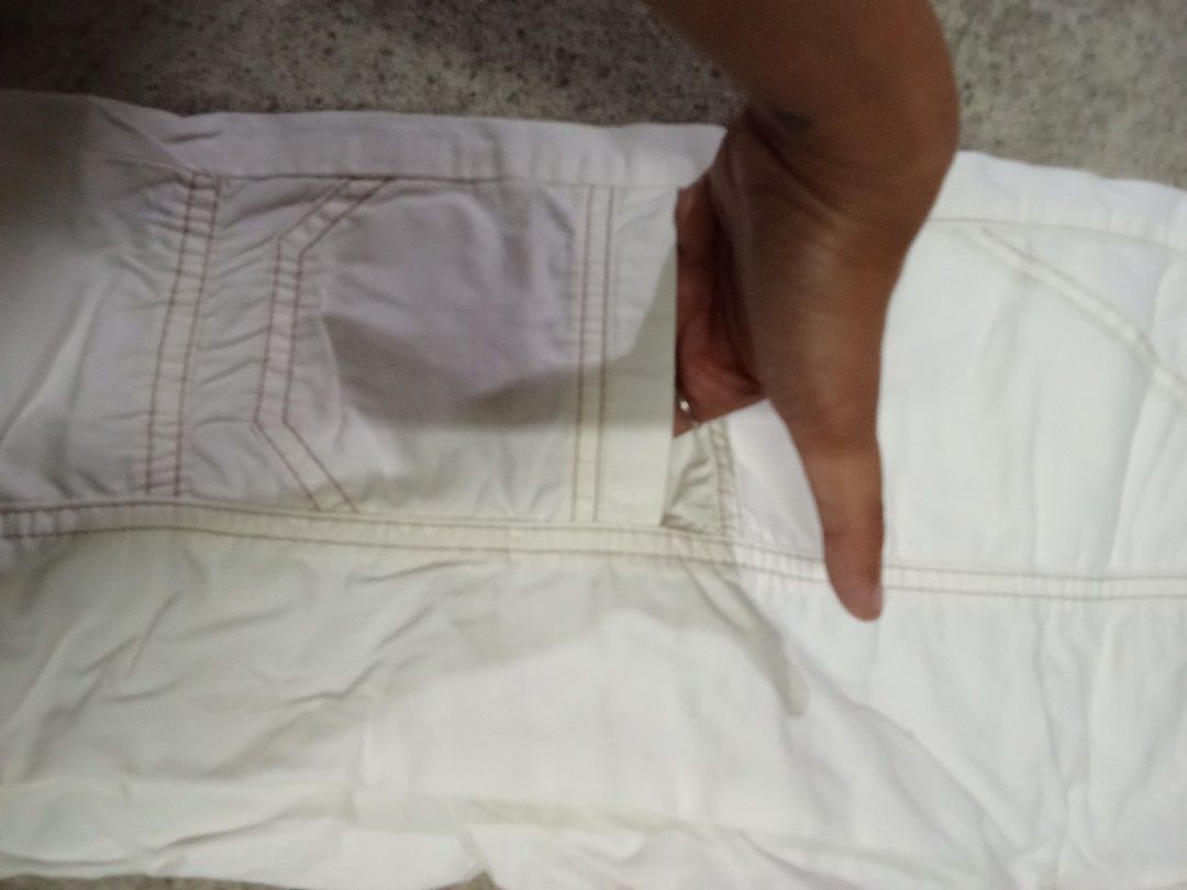 DKNY jeans lowrise capri (Category: Other Bottoms) located in Meycauayan. Submitted by midori021 (Listing ID 1470511743, Image 2). Description: Waist:34 Length:26 Rise:7.5 no flaws like new.