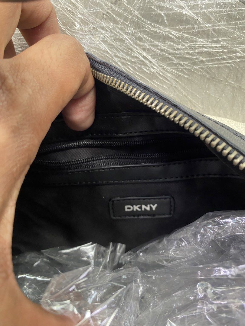 Dkny Kili Bag (Category: Shoulder Bags) located in Davao. Submitted by workmensph (Listing ID 1470531107, Image 3). Description: .