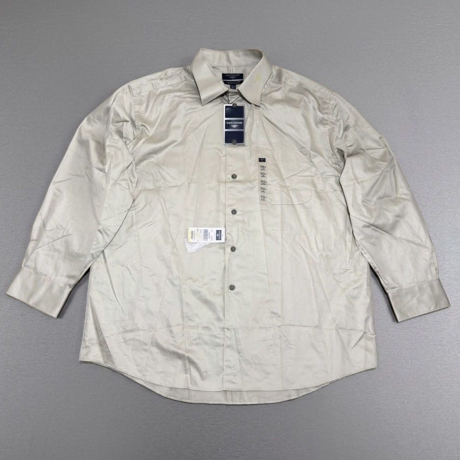 Dockers Long Sleeves Button down Polo (Category: Formal Shirts) located in Davao. Submitted by ckkb1821 (Listing ID 1470360795, Image 1). Description: Dockers Long Sleeves Button down Polo Large on tag (25 x 28/30"L) fits XL to 2XL Brand new with tags, no issue ₱1,299 only + SF.