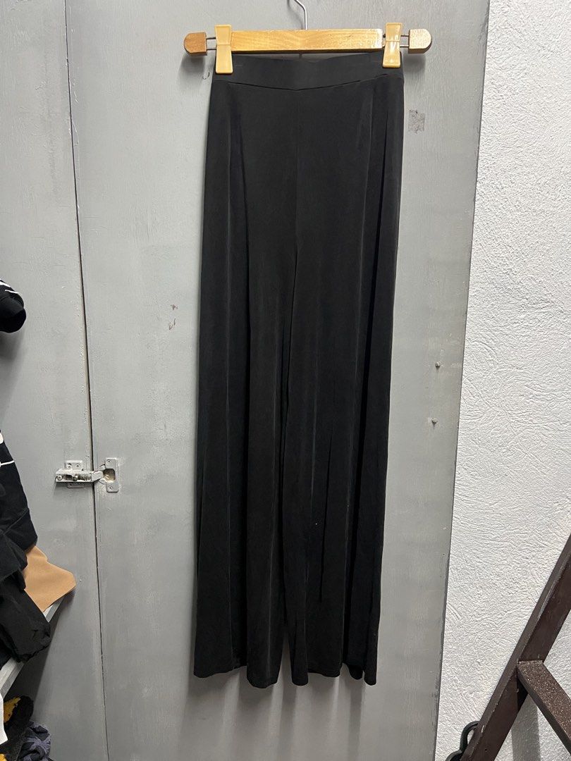 DONDUP (Category: Other Bottoms) located in Dasmarinas. Submitted by jessputrages (Listing ID 1470537922, Image 3). Description: For sale Dondup Excellent condition No issue 1000 plus shipping fee Pm for more details.