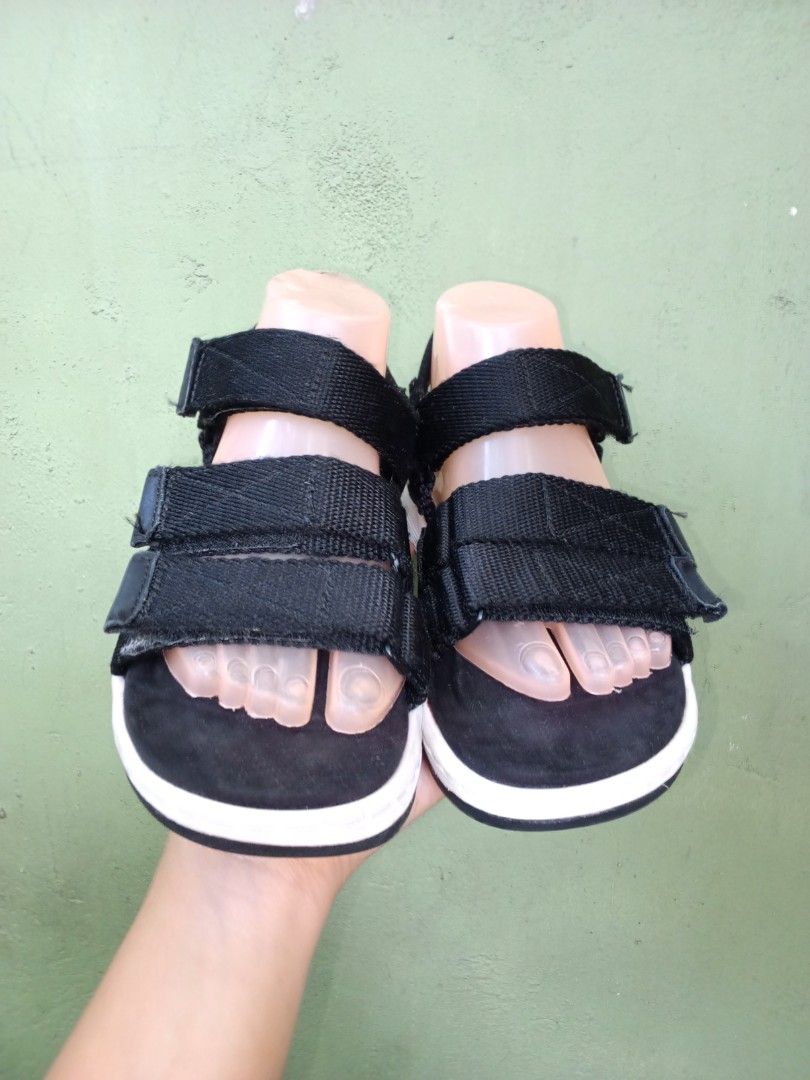 Dr martens fusion 3 (Category: Flats & Sandals) located in General Santos City (Dadiangas). Submitted by ukayonlineshoppe (Listing ID 1470478084, Image 2). Description: no issue 24cm slim feet.
