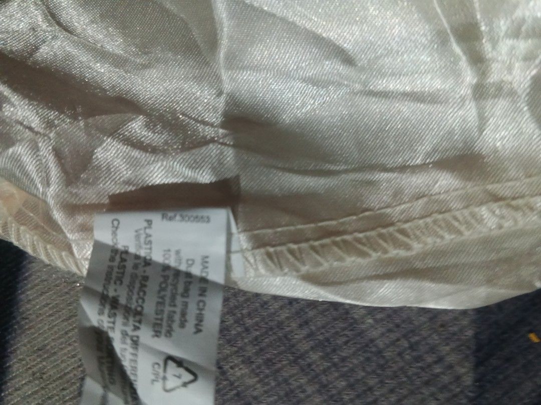 DUST BAG KATE SPADE (Category: Other Accessories) located in Manila. Submitted by icamalicdem29 (Listing ID 1470554460, Image 3). Description: .