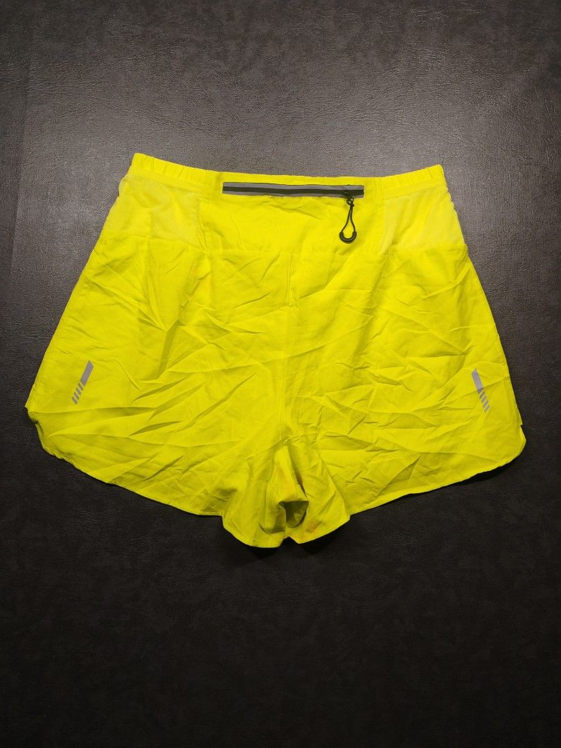 Dyise Athletic Running Shorts (Category: Shorts) located in Kalibo. Submitted by relivethearchives (Listing ID 1470421869, Image 3). Description: Dyise Athletic Running Shorts In Excellent Condition DIMES Waist: 28 stretch up to 32 Length: 15 📍 Need Wash.
