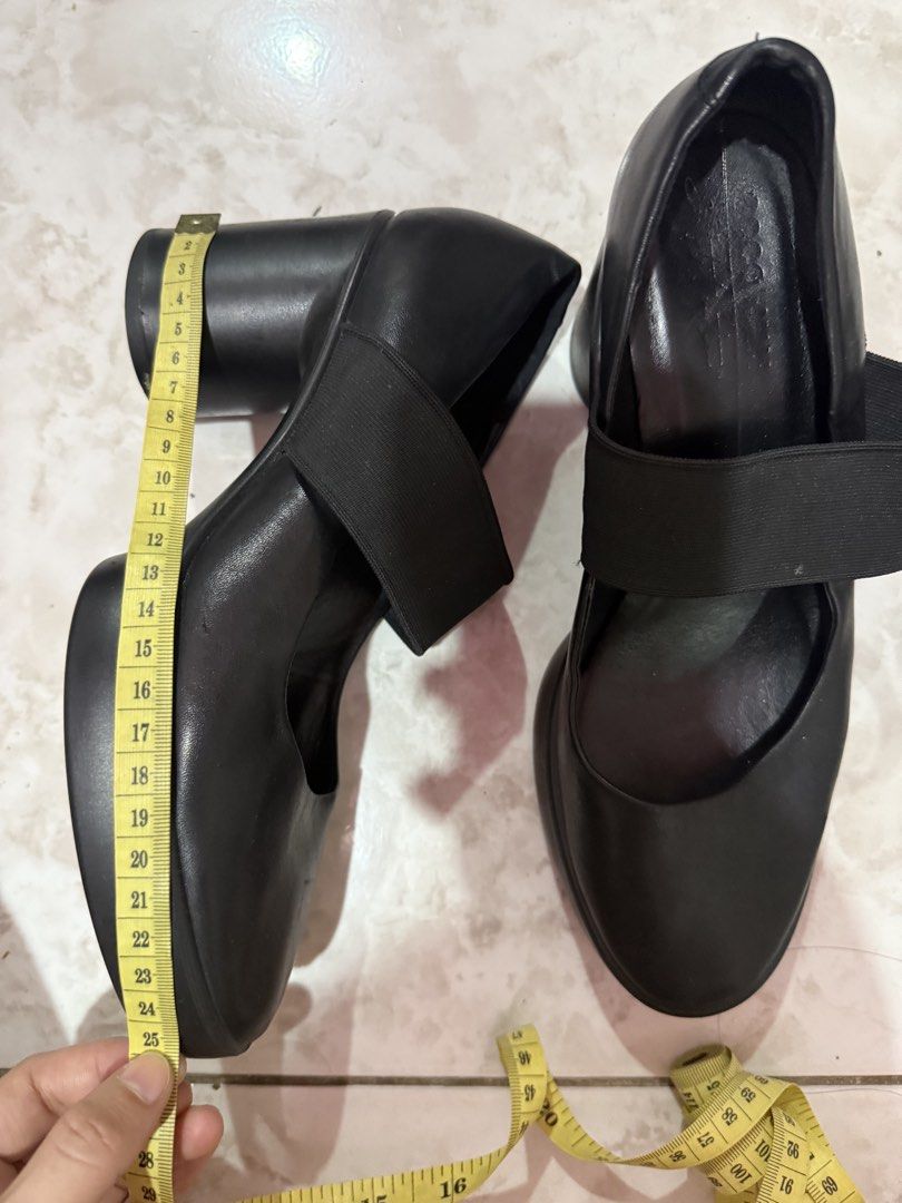 Ecco Black Shoes (Category: Wedges) located in Quezon City. Submitted by clairestyles94 (Listing ID 1470466073, Image 3). Description: .