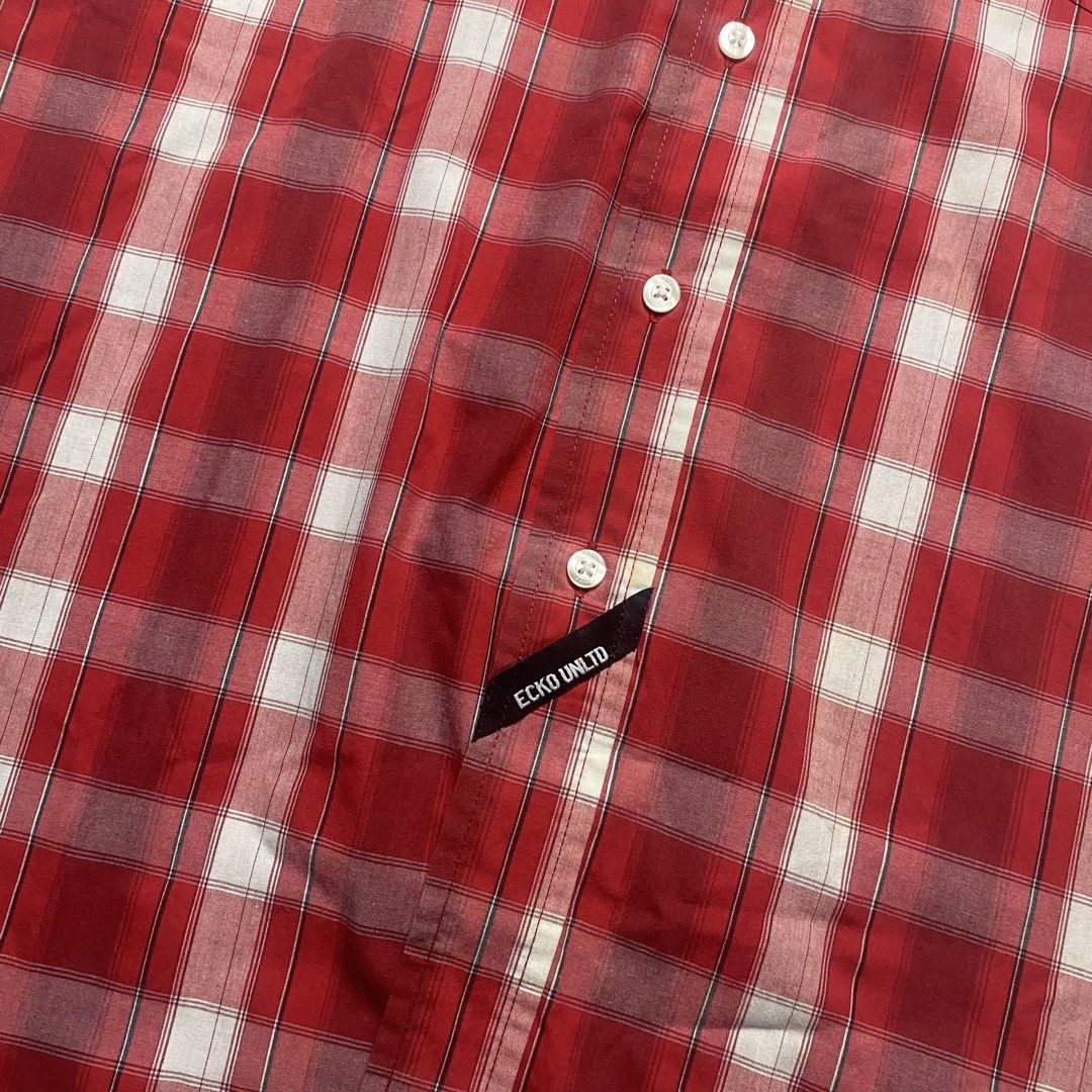 Ecko Unltd Red Plaid Short Sleeve Button Up Shirt Medium (Category: Tshirts & Polo Shirts ) located in Camiling. Submitted by camthrift_2024 (Listing ID 1470395899, Image 3). Description: ECKO UNLTD OVERSIZED POLO (y2k style) XL 24x31.5 COLOR RATE: 10/10 ISSUE:❌❌❌ ₱350 PEDE VC SA JNT SHIP NOW OPEN FOR TERMS UNLI VOUCH GCASH JNT CAMILING, TARLAC📌 - Brand: Ecko Unltd - Style: Short sleeve button-up shirt - Pattern: Red and white plaid - Size: Medi