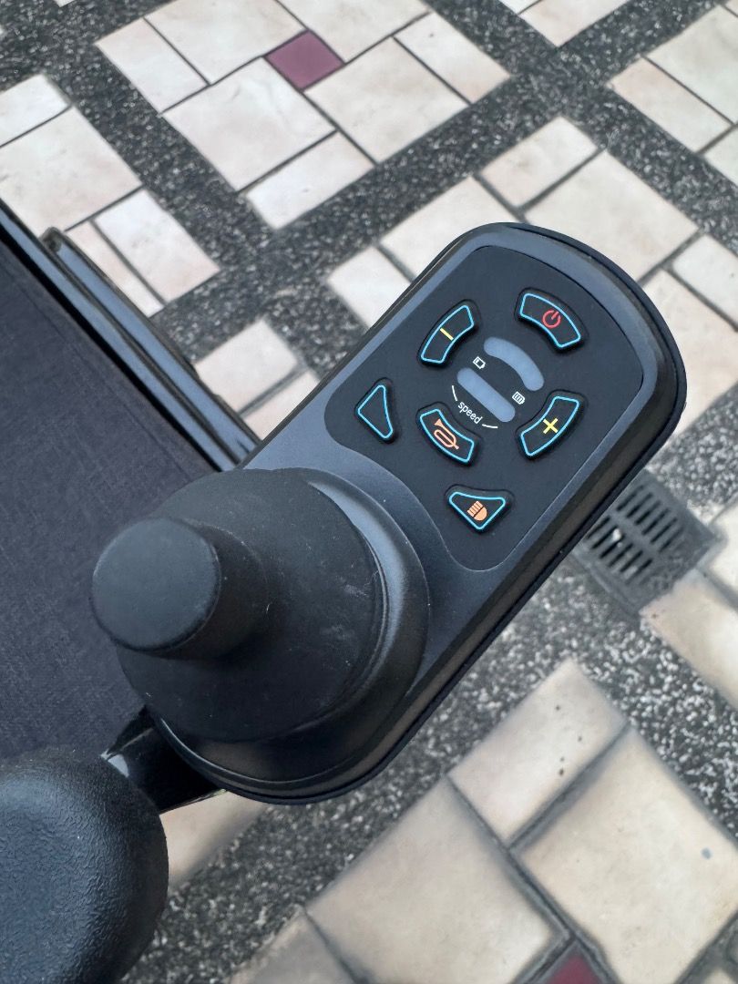 Electric Wheelchair (Category: Medical Supplies & Tools) located in Quezon City. Submitted by roscoe (Listing ID 1470494567, Image 3). Description: Aluminum Electric Wheelchair (wxwise brand) Approx Weight : 21kg Motor: 24V / 180W x 2 Brushless Battery : Lithium 24V / 10AH Manual Fold Complete working battery and charger Complete with working remote control With included 3K worth of product voucher and VIP discount card With free included 2 cylin