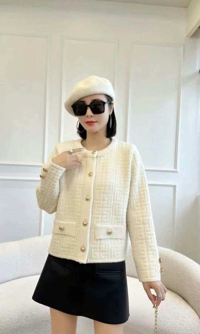 Elegant blazer (Category: Coats, Jackets and Outerwear) located in Manila. Submitted by raredeer-4deb4e (Listing ID 1470370470, Image 2). Description: can fit upto xxl.