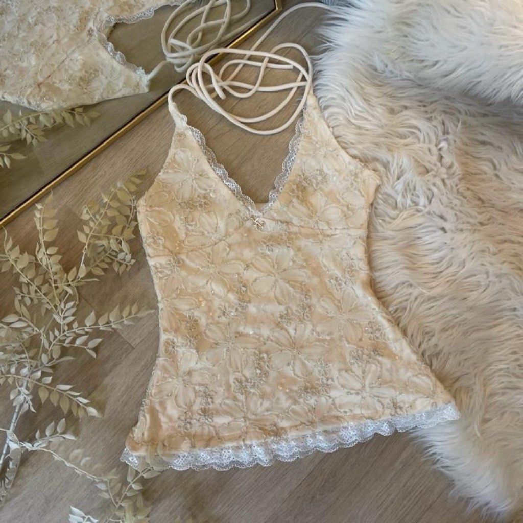 Elegant Pink White Tie-Neck Top (Category: Sleeveless) located in Taguig. Submitted by camillep912 (Listing ID 1470499213, Image 1). Description: .
