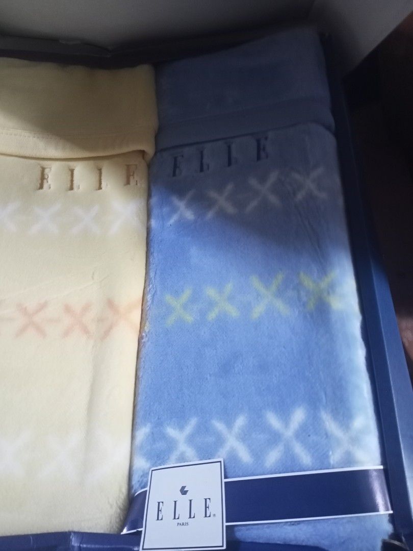 ELLE PARIS BLANKET (Category: Bedding & Towels) located in Quezon City. Submitted by everythinghasaprice (Listing ID 1470395245, Image 3). Description: BRAND NEW ELLE PARIS BLANKET.