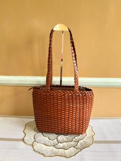 (Category: ) located in . Submitted by bellafashion08 (Listing ID 1470508268, Image 1). Description: .