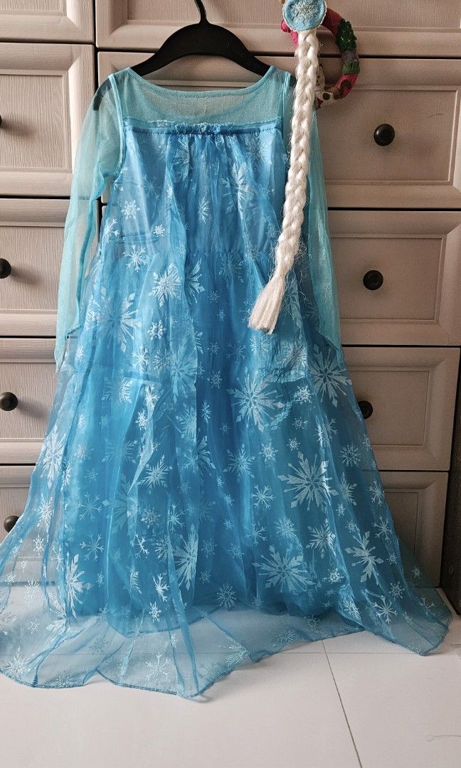 ELSA Frozen Costume (Category: Babies & Kids Fashion) located in Las Pinas. Submitted by happyfindstuff4u (Listing ID 1470502183, Image 3). Description: 5-6 yo Including braded hair.