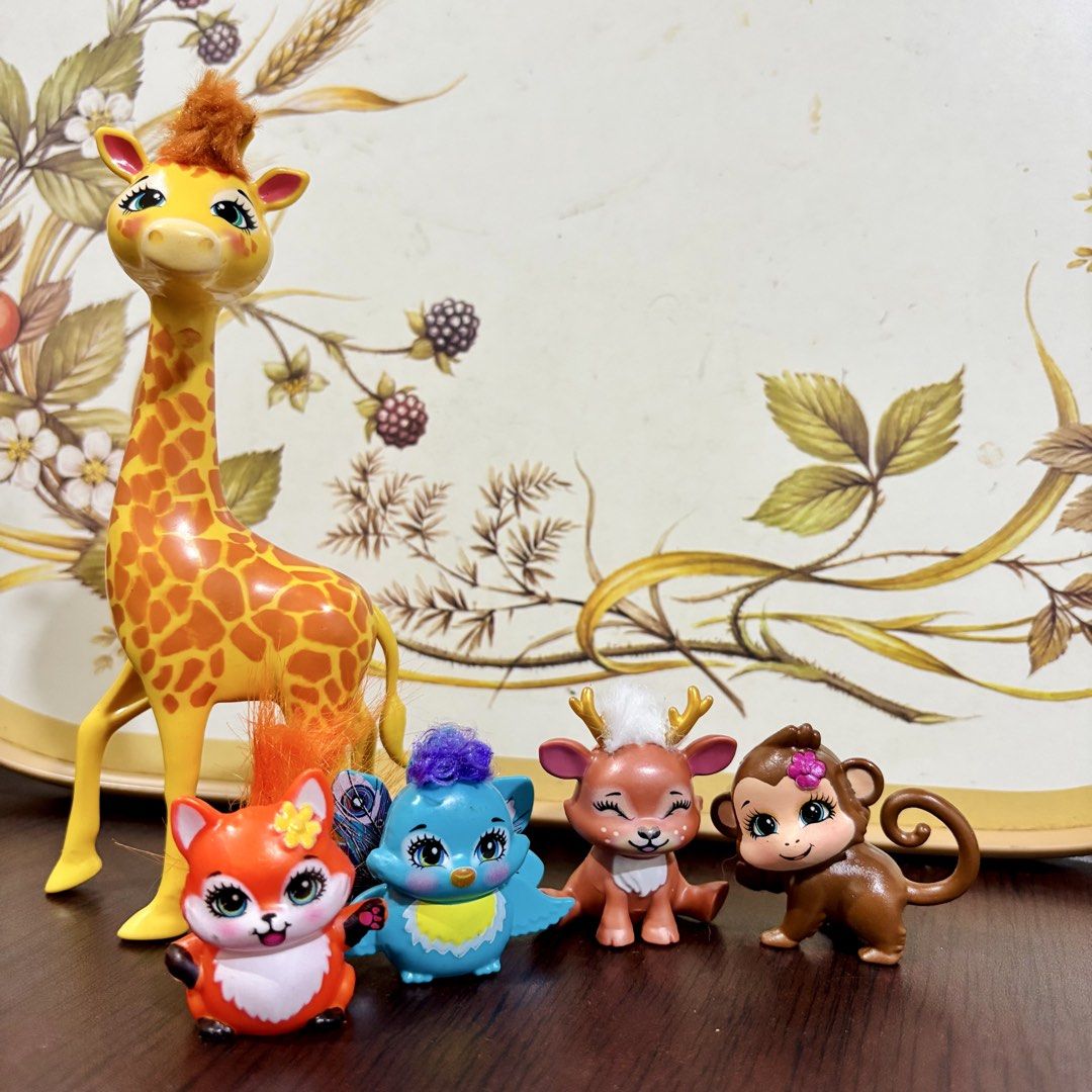Enchantimals Mattel Figures (Category: Figurines & Statues) located in Taguig. Submitted by sunnyplaythingsph (Listing ID 1470507750, Image 1). Description: - Bundle of 5 collectible animal figures - Includes: tall giraffe, orange fox, blue bird, reindeer, and brown monkey with flower - Fun and playful set, great for display - All figures stand securely on flat surfaces - Perfect addition to any toy collection -Like new -no basag no sira.