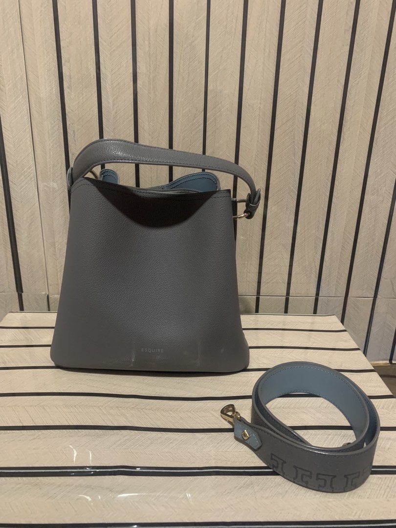Esquire Bucket Bag (Category: Cross-body Bags) located in San Fernando. Submitted by preluxuria_online_shop (Listing ID 1470374719, Image 1). Description: .
