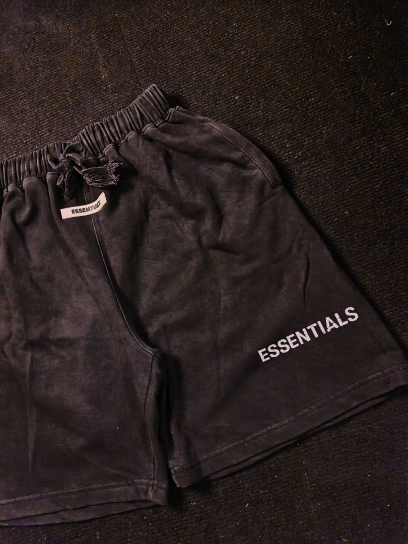 Essentials Sweat Shorts (Category: Shorts) located in San Fernando. Submitted by retro_d (Listing ID 1470549769, Image 3). Description: - Essentials Sweat Shorts - Size: W24-34/L-20/TH-12/LO-11.5 - Condition: Good - Color Rate: 9/10 - No issue.