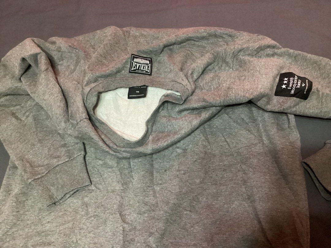 Everlast Sweatshirt (Category: Coats, Jackets and Outerwear) located in Davao. Submitted by ferdipt (Listing ID 1470367519, Image 2). Description: L:28 inches Armpit to Armpit:24 inches Greatness is Within. 115 Performance Sportswear Excellent Condition .