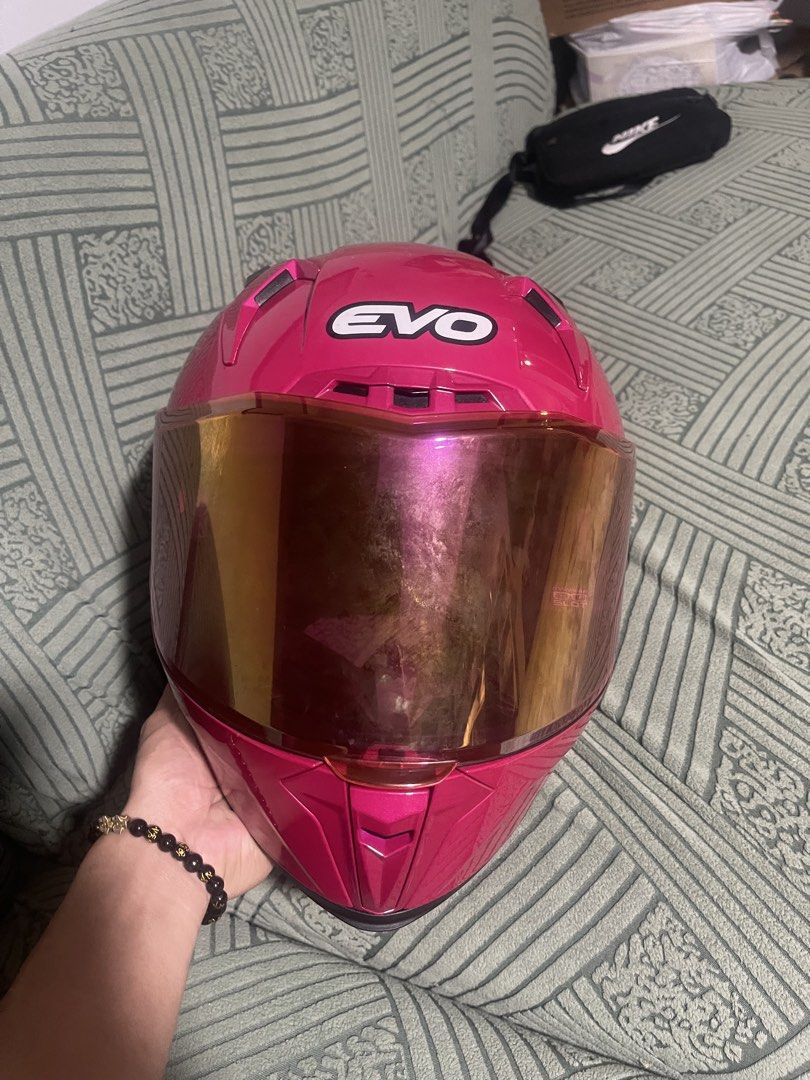 EVO GX1 Full Face Helmer (Category: Helmets and other Riding Gears) located in Manila. Submitted by osydusty (Listing ID 1470375067, Image 2). Description: EVO GX1 Full Face Nego 📍South Caloocan Loc 📍Halfway meetup/lalamove del Issue: Scratches in other parts RFS: Planning to upgrade.