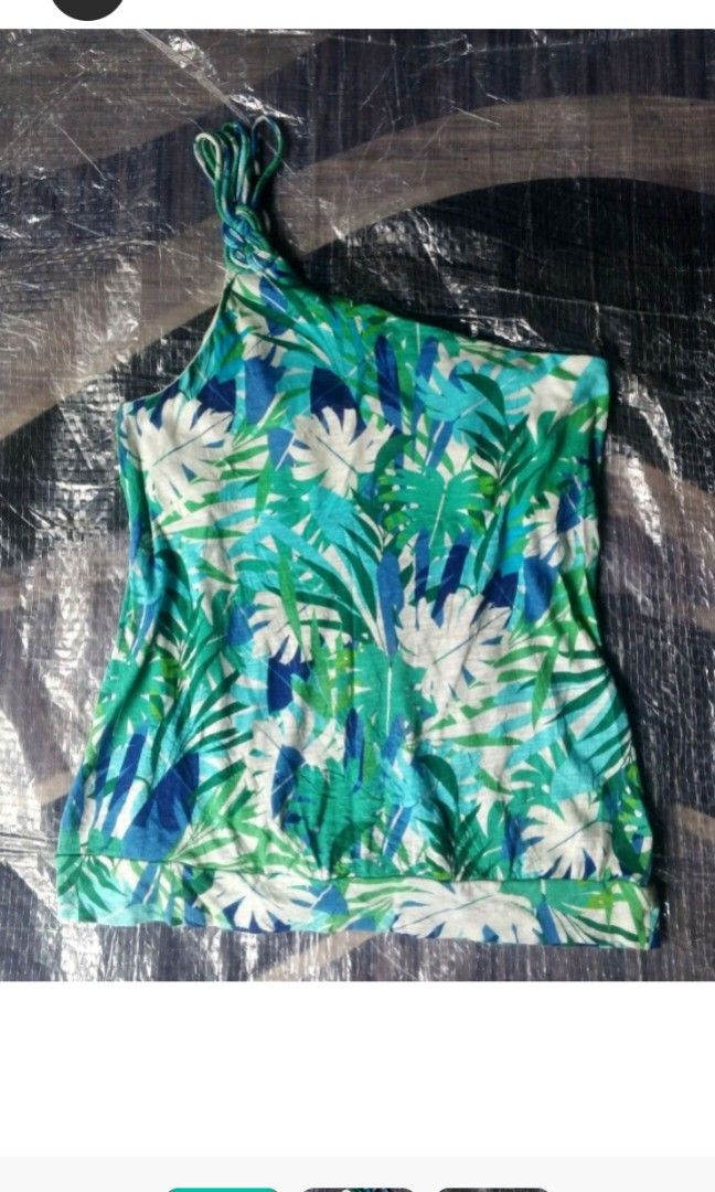 Express tropical Y2K (Category: Others Tops) located in Manila. Submitted by icamalicdem29 (Listing ID 1470393267, Image 1). Description: .