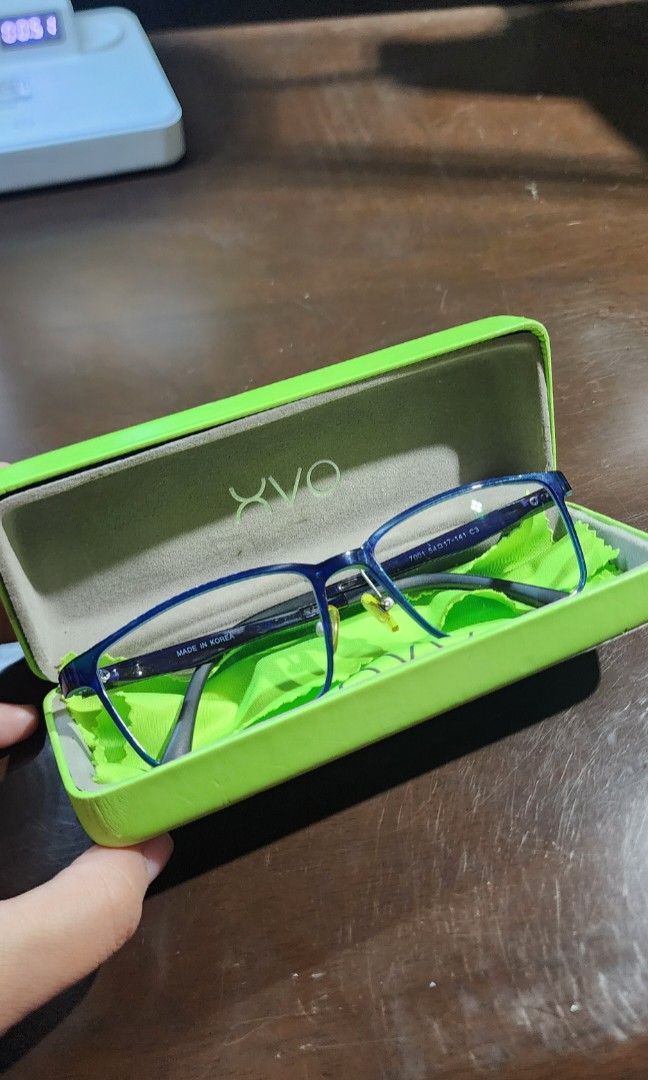Eyeglasses made in Korea. May Grado (Category: Sunglasses & Eyewear) located in Baguio. Submitted by coffeesilvershadow_28 (Listing ID 1470387469, Image 1). Description: - From HK box - Like new condition ung glasses. ung case lang po natutuklap ung sa loob, Lagyan nyo na lng ng glue. Buy as is. - May grado - Baguio dropping - Jnt shipping- Payment first plus sf before shipping.