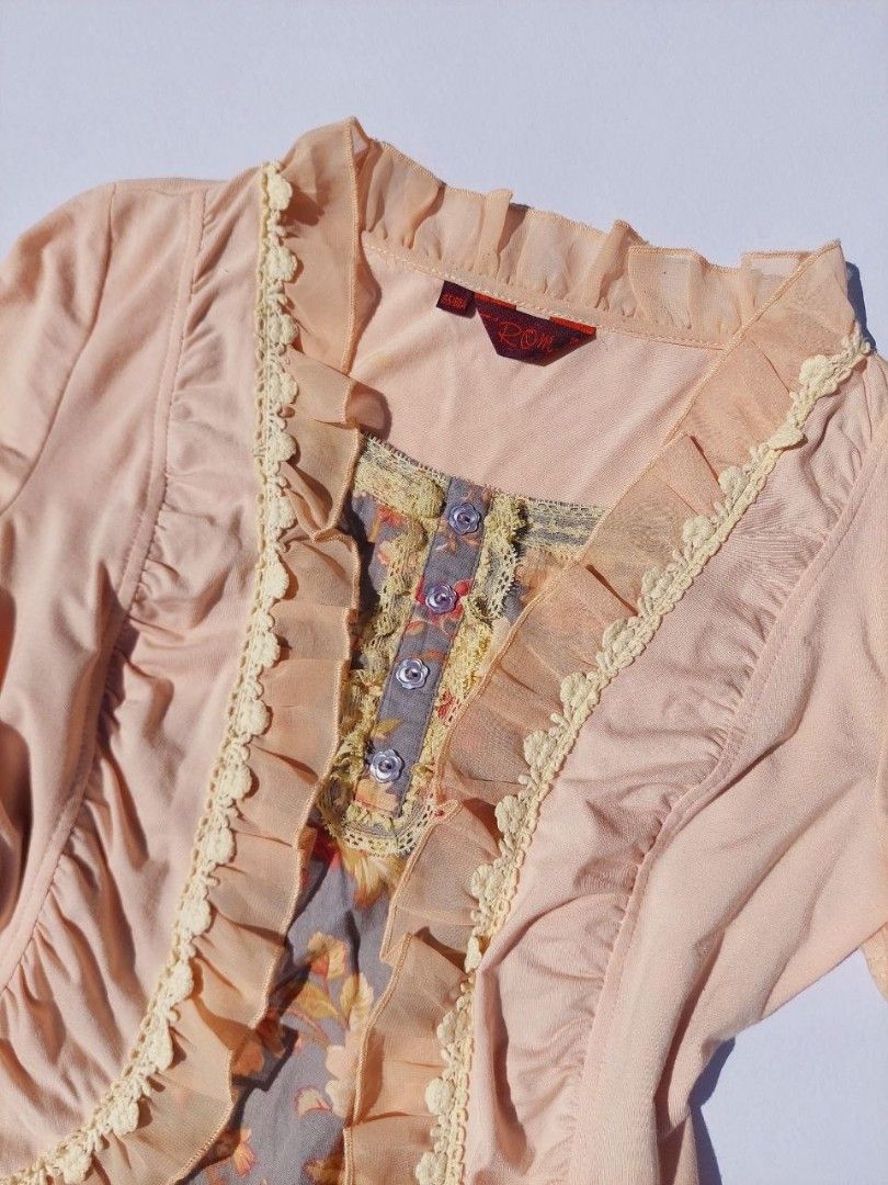 Fairy core croquette (Category: Blouses) located in Echague. Submitted by ribbitpicks (Listing ID 1470418217, Image 2). Description: bust 32-34 length 20.