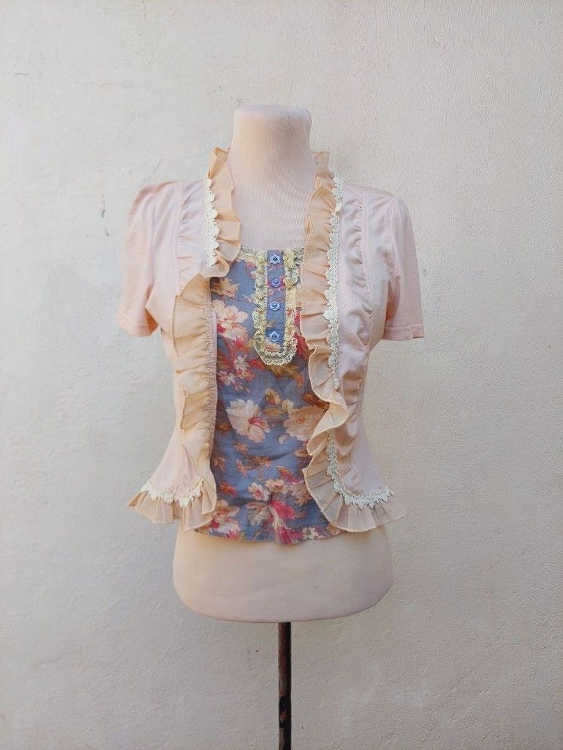 Fairy core croquette (Category: Blouses) located in Echague. Submitted by ribbitpicks (Listing ID 1470418217, Image 3). Description: bust 32-34 length 20.