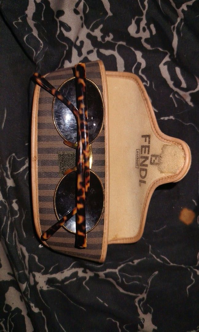 FENDI (Category: Sunglasses & Eyewear) located in Manila. Submitted by nik-makino (Listing ID 1470477514, Image 3). Description: GOOD CONDITION.