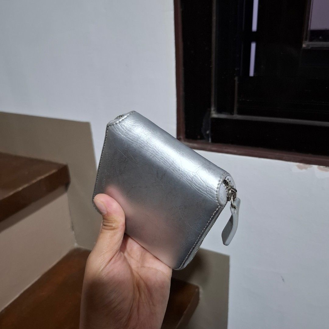 Fennec Small Bifold Wallet (Free SF) (Category: Wallets & Card holders) located in Baguio. Submitted by bycharmaebuys (Listing ID 1470449114, Image 3). Description: Brand: Fennec Guaranteed Authentic 💯 PRICE: 590.00 LP. Gcash now: 550.00 ‼️FREE SHIPPING NATIONWIDE‼️ First to pay basis Zip around, Small size, bifold Dimension: 11cm x 10cm x 2cm Genuine Leather Material Silver color w/ silver hardware With 4 card slots, coin slot Single Bill compa