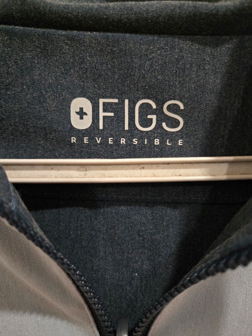 Figs Reversible Jacket (Category: Coats, Jackets and Outerwear) located in Muntinlupa City. Submitted by stefanigp (Listing ID 1470488977, Image 3). Description: Color is dusty blue Size is small No flaws.