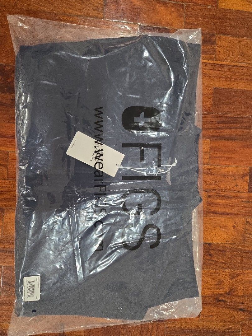Figs Sydney Scrub Jacket (Category: Coats, Jackets and Outerwear) located in Muntinlupa City. Submitted by stefanigp (Listing ID 1470485353, Image 3). Description: RFS: Too big for me Size is small Color is navy blue.