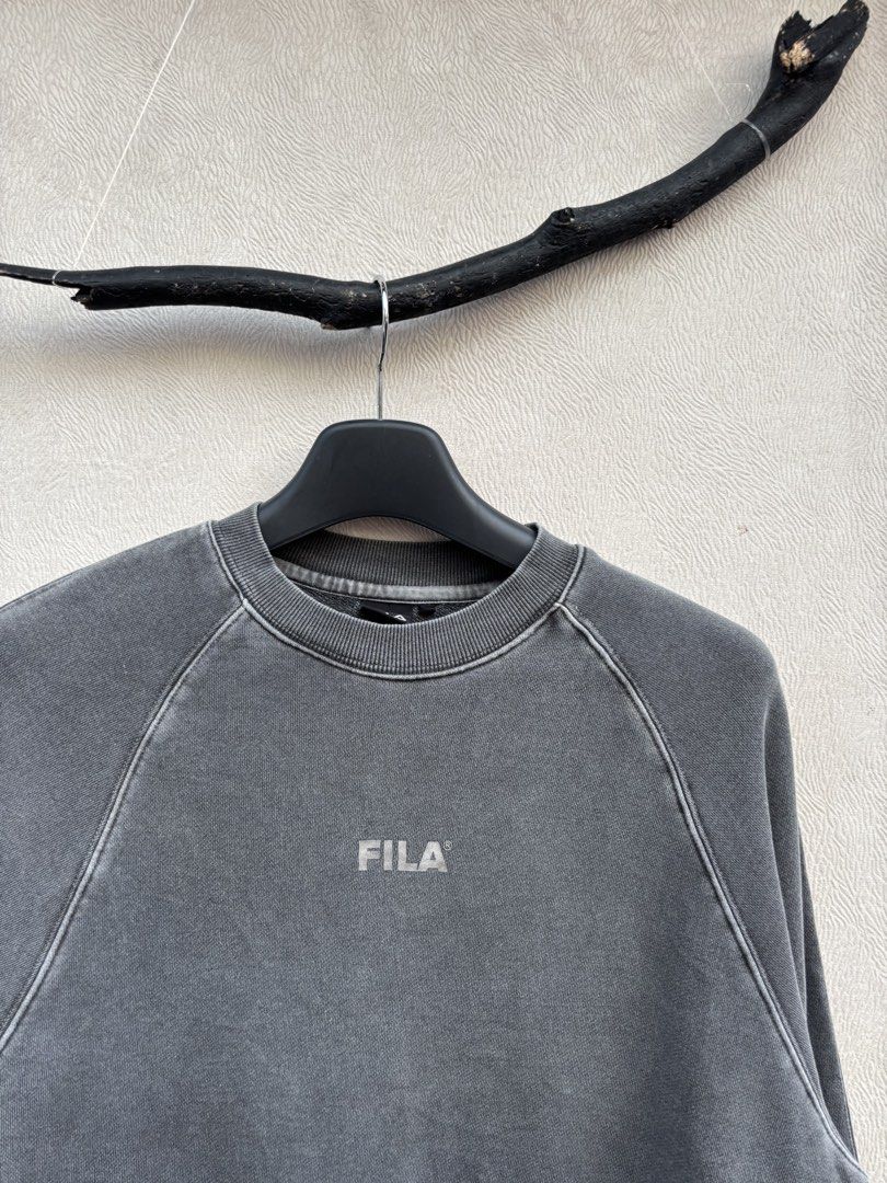 Fila Acid Wash Crewneck (Category: Coats, Jackets and Outerwear) located in Baybay. Submitted by thrift.ed2023 (Listing ID 1470439212, Image 2). Description: Fila Acid Wash Crewneck Large 22x29 No Issue Need Wash Good as New .