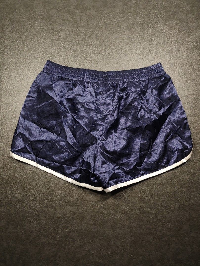 Fila Nylon Athletic Track Shorts (Category: Shorts) located in Kalibo. Submitted by relivethearchives (Listing ID 1470421052, Image 3). Description: Fila Nylon Athletic Track Shorts as New Condition ( Hangtag still intact) DIMES Waist: 28 stretch up to 33 Length: 12.