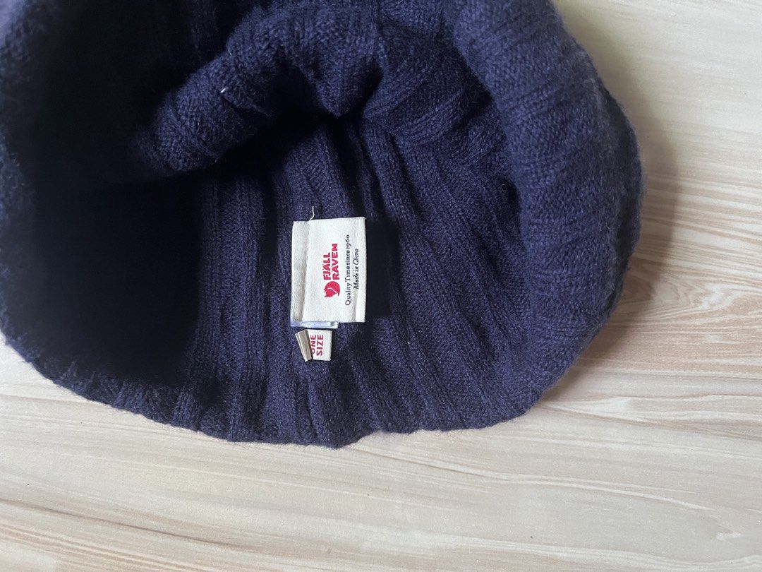 Fjallraven Byron Hat Dark Navy Beanie (Category: Beanies) located in Alabel. Submitted by rndm.f1nds (Listing ID 1470372677, Image 3). Description: No Issue.
