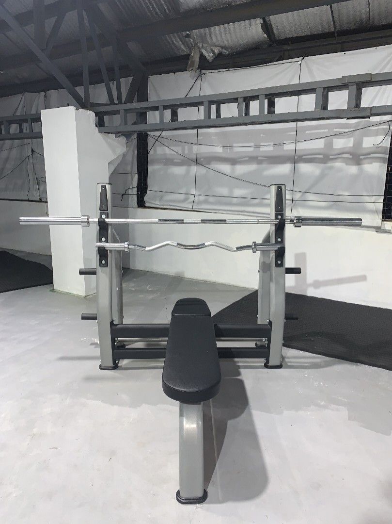 Flat Bench Press (Category: Weights & Dumbbells) located in Caloocan City. Submitted by protein888 (Listing ID 1470418785, Image 2). Description: .