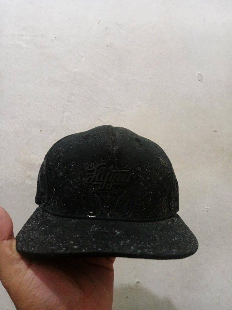 Flipper Black Bandana Pattern Snapback Cap (Category: Caps & Hats) located in Manila. Submitted by anjiegadgets (Listing ID 1470408122, Image 1). Description: Good condition padeform nyonalang - Brand: Flipper - Style: Black snapback hat with all-over embossed paisley bandana design - Features: Unique speckled brim and adjustable plastic snap closure - Interior: Branded taping with "Stay Classy Good Vibes Only" tags - Condition: Clean, well-maint