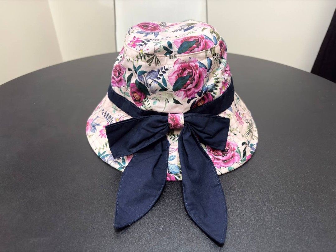 Floral beach hat (Category: Hats & Beanies) located in Taguig. Submitted by lilachaze (Listing ID 1470384331, Image 1). Description: .