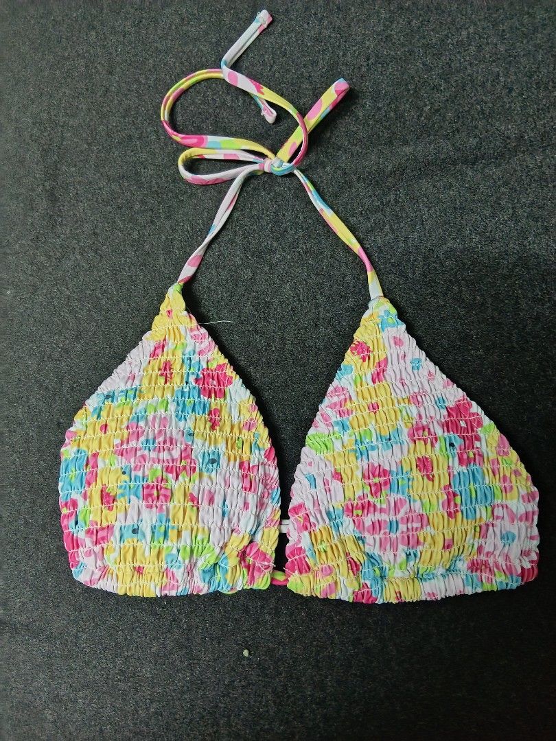 Floral Bikini with free cover-up (Category: Bikinis & Swimsuits) located in Manila. Submitted by babymango25 (Listing ID 1470490129, Image 2). Description: Bought it on orange app Size XS-Small Padded Used once (Cover-up included).