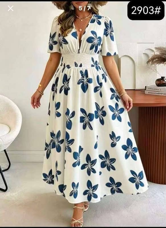 Floral dress (Category: Dresses) located in Manila. Submitted by raredeer-4deb4e (Listing ID 1470369730, Image 2). Description: can fit upto xl pm for orders.
