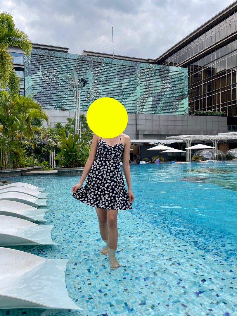 Floral dress (Category: Dresses) located in Muntinlupa City. Submitted by imdonn (Listing ID 1470532114, Image 1). Description: .