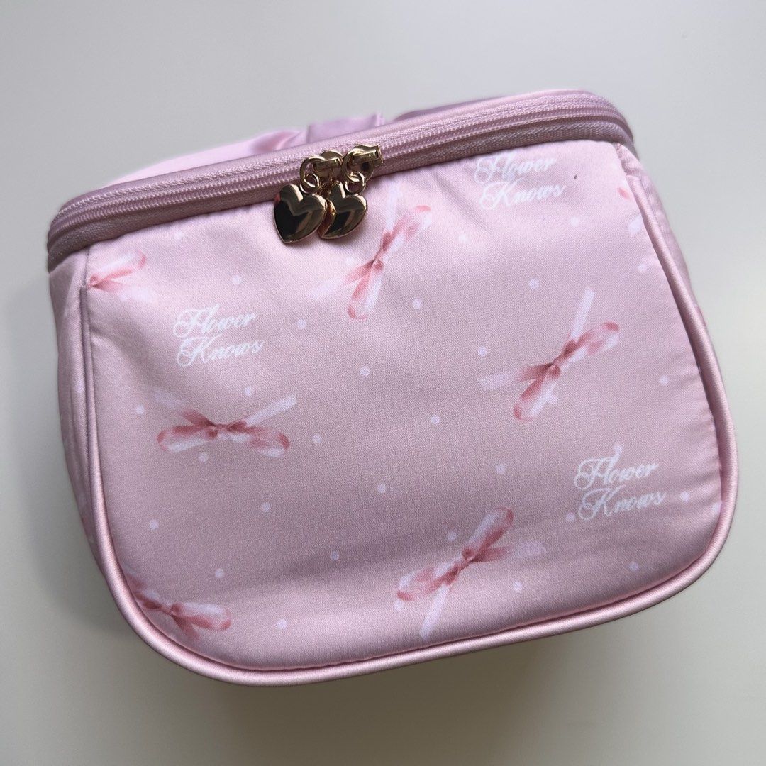 flower knows pink makeup bag (Category: Purses & Pouches) located in Mandaluyong City. Submitted by annyeong07_ (Listing ID 1470386159, Image 1). Description: .