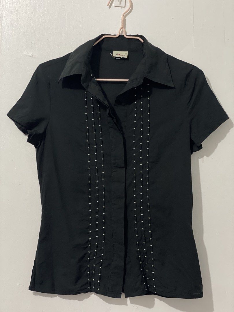 Flowers Brand Black Polo Top (Category: Others Tops) located in Tuguegarao City. Submitted by ziggerryy (Listing ID 1470522587, Image 1). Description: No flaws. No holes. Can pass as new. Fits XXS-Semi Small Super nice material.