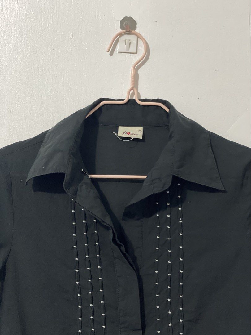 Flowers Brand Black Polo Top (Category: Others Tops) located in Tuguegarao City. Submitted by ziggerryy (Listing ID 1470522587, Image 3). Description: No flaws. No holes. Can pass as new. Fits XXS-Semi Small Super nice material.