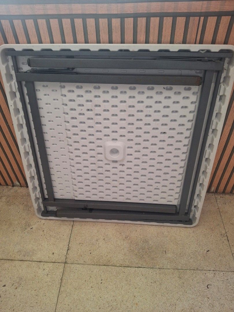 Foldable Majhong Table (Category: Tables & Sets) located in Manila. Submitted by kentadeo (Listing ID 1470466803, Image 1). Description: Foldable Majhong table with Mat (one sided tape) Location: Tunasan, Muntinlupa Price: Php 2,449 (negotiable) Condition: Good as new, barely used With one sided tape Majhong Mat (not yet attach) Measurements: 2ft 10inch width and length 2th 5inch Height RFS: need funds Delivery fee shall be shouldered by the buye