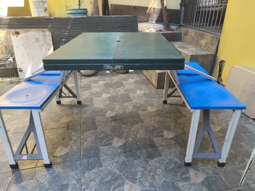 FOLDING Camping Table pang Undas (Category: Outdoor Furniture) located in Muntinlupa City. Submitted by prime_finder (Listing ID 1470381030, Image 1). Description: Folding Camping Table pang Undas madali i-Assemble portable kasya kahit maliit kotse 800 lang. bawal sa barat.