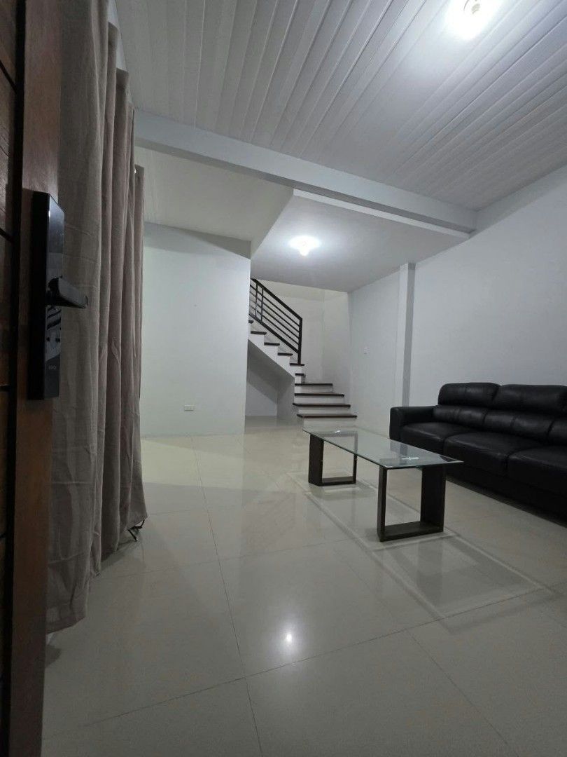 FOR RENT (Category: Townhouse) located in Manila. Submitted by sky63765 (Listing ID 1470509811, Image 1). Description: 🏡 HOUSE FOR RENT | T1 MULTINATIONAL VILLAGE 📍 Location: Parañaque City ✨ PROPERTY DETAILS: • 2-Storey House • 3 Bedrooms • 3 Bathrooms • 1-Car Garage • Semi-Furnished • Corner House 💰 Monthly Rent: ₱40,000 📩 Message us for more details and to schedule a viewing!.