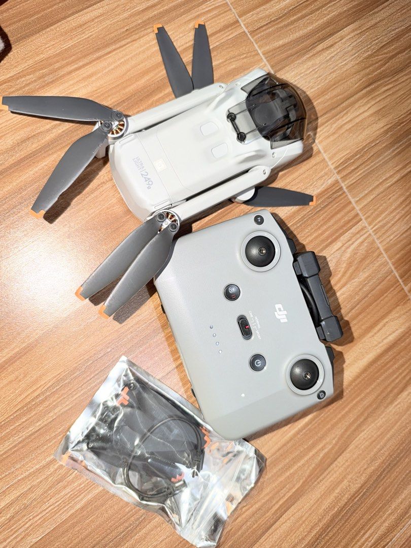 FOR SALE: DJI Mini 3 with Controller (Category: Drones) located in Manila. Submitted by omega032197 (Listing ID 1470388742, Image 2). Description: FOR SALE: DJI Mini 3 with Controller 💰 Price: ₱10,000 📍 Pampanga | Meetup only Good as new at once pa lang nagamit sa Zamboanga. Kasama sa unit: • Remote controller • 1 battery, walang extra battery • Camera/gimbal cover • Extra propellers at iba pang accessories na nasa photos Actual photos and vide