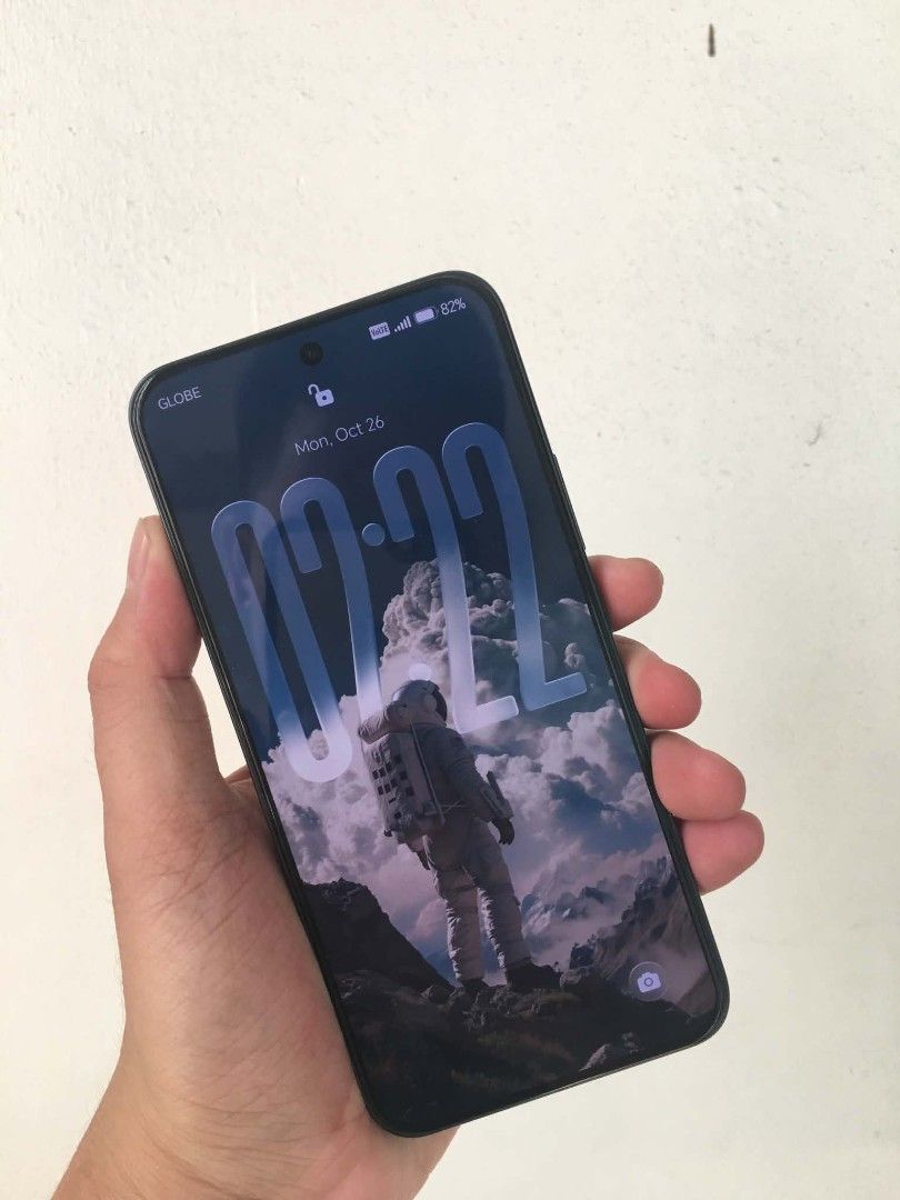 FOR SALE! HONOR 400 5G (Category: Android Others) located in Manila. Submitted by exhilaratingpapaya (Listing ID 1470411384, Image 2). Description: HONOR 400 5G — For Sale Display: 6.55" AMOLED, 120Hz, 5000nits peak brightness Processor: Qualcomm Snapdragon 7 Gen 3 RAM/Storage: 12GB RAM + 512GB ROM Camera: 200MP Main + 12MP Ultrawide | 50MP Front Cam Battery: 6000mAh, 80W SuperCharge OS: MagicOS 9.0 (Android 15) Connectivity: 5G, Dual SIM, Wi-Fi 