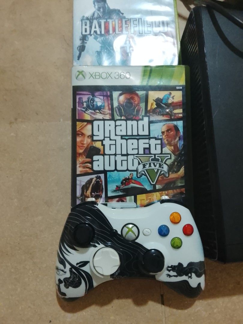 For sale xbox 360 (Category: Xbox) located in Pasay City. Submitted by emanuelfaguilar (Listing ID 1470364559, Image 2). Description: kunin niyona po pang baon lang, open meet up, send location po,taga pasay po ako and student. via facebook po para safe. "if kukunin niyopo sa mismong address ko pwede kopo pakita na gumagana sa tv namen"..
