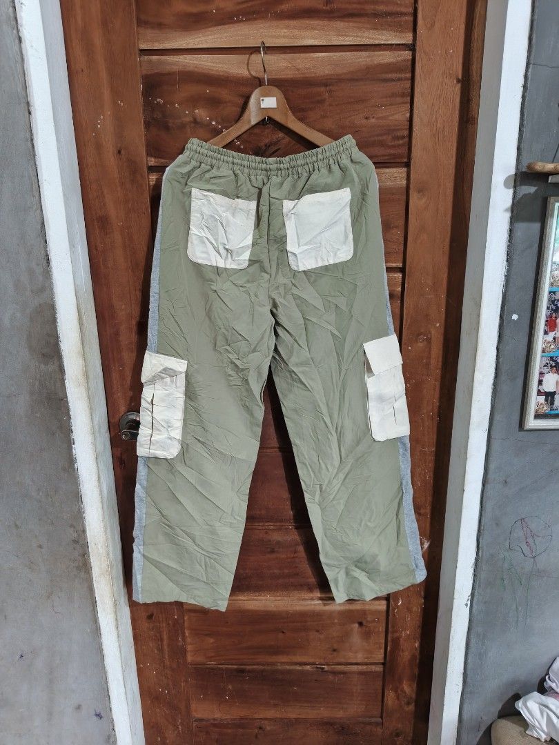 FOREVER21 BAGGY PANTS (Category: Jeans) located in Tagum. Submitted by danelle_closet1106 (Listing ID 1470405349, Image 3). Description: AS NEW CONDITION NO ISSUE SIZE:MEDIUM NEED WASH ONLY.