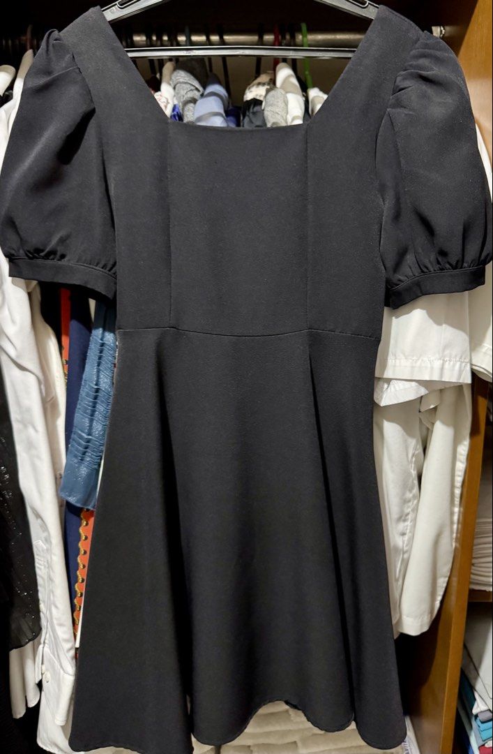 Forever 21 Black Ruffle Skirt Small (Category: Skirts) located in Cabanatuan. Submitted by dyosasalupa (Listing ID 1470508903, Image 1). Description: - Brand: Forever 21 - Size: Small - Condition: Brand new, tags removed (never used) - Color: Classic Black - Details: Asymmetric ruffle overlay, fitted silhouette, smooth cotton-blend fabric - Styling: Great to pair with basic tops, tees, or blouses for a chic look.