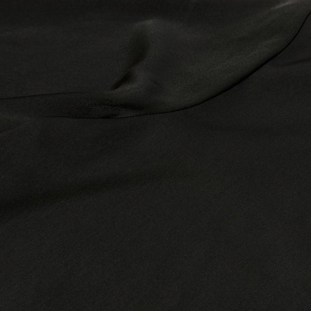 ForMe Black Long Sleeve Blouse (Category: Longsleeves) located in Santa Rosa. Submitted by allysuhnicole (Listing ID 1470378921, Image 3). Description: - Size: Small on tag - Color: Black - Used once only - Details: Button closure on cuffs and hook-and-eye hardware at the back neck - Fabric: Smooth, comfortable material - 3rd pic from ForMe (for visualization only).