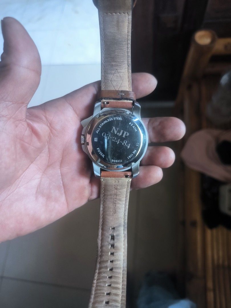 Fossil ME1161 Automatic Leather Watch (Category: Men's Watches) located in Binangonan. Submitted by cosmicturtle_c01b95 (Listing ID 1470390125, Image 2). Description: - Brand/Model: Fossil ME1161 Mechanical Watch - Dial & Strap: Eye-catching blue dial paired with a genuine brown leather strap (shows normal crease lines from wear, but leather is sturdy) - Case: Stainless steel, water-resistant up to 5 ATM - Note: Features a personal engraving on t